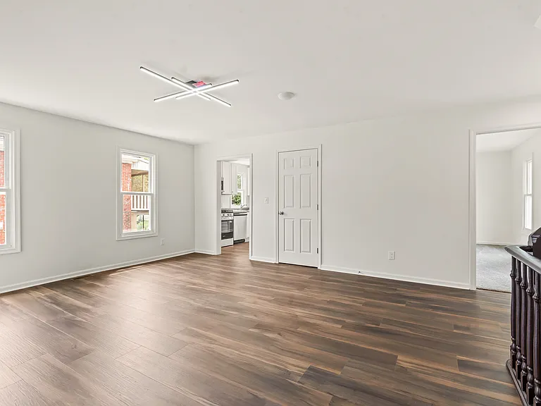 753 W Washington St #B — Photo 6