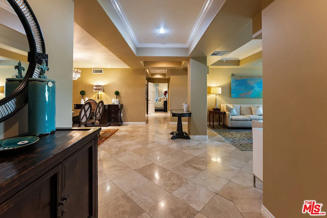 2 bed, 3.0 bath, 2056 sqft, $8,495 — Photo 3