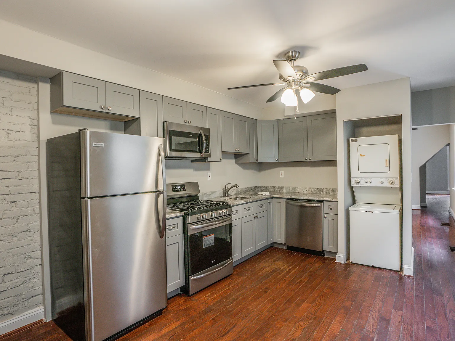 2 bed, 1250 sqft, $1,750 — Photo 3