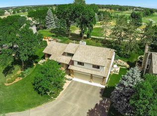 10770 Spoon Rdg, Eden Prairie, MN 55347
