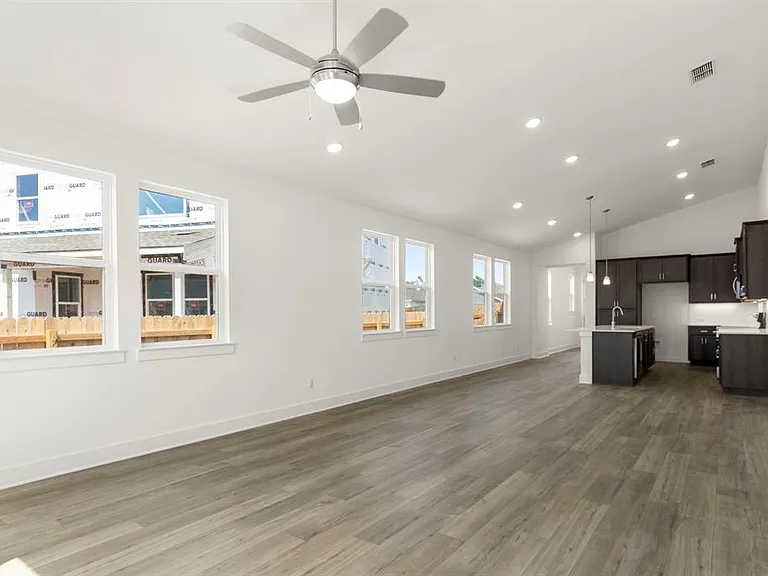1012 Yaupon Holly Dr — Photo 10