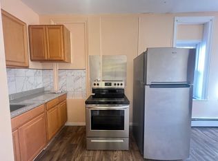 208 E 52nd St #1C, Brooklyn, NY 11203