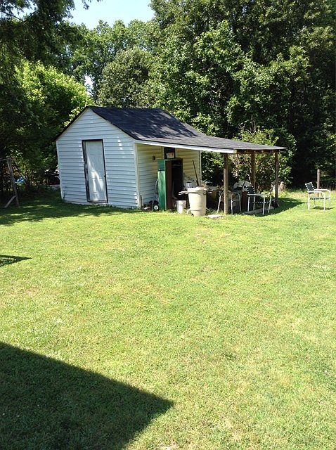 2nd image of 602 Edgewood Dr
