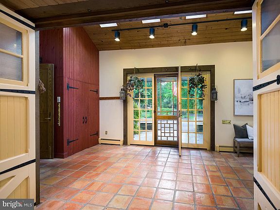 3rd image of 220 Radnor Chester Rd