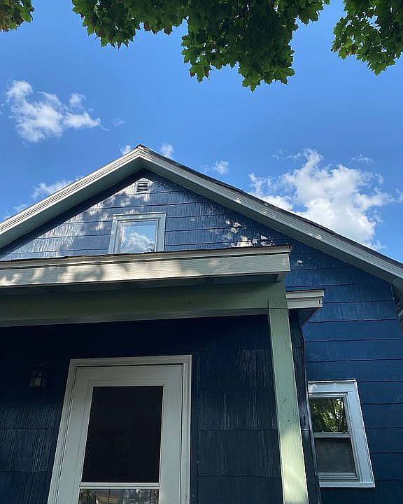 2nd image of 85 Pearl St