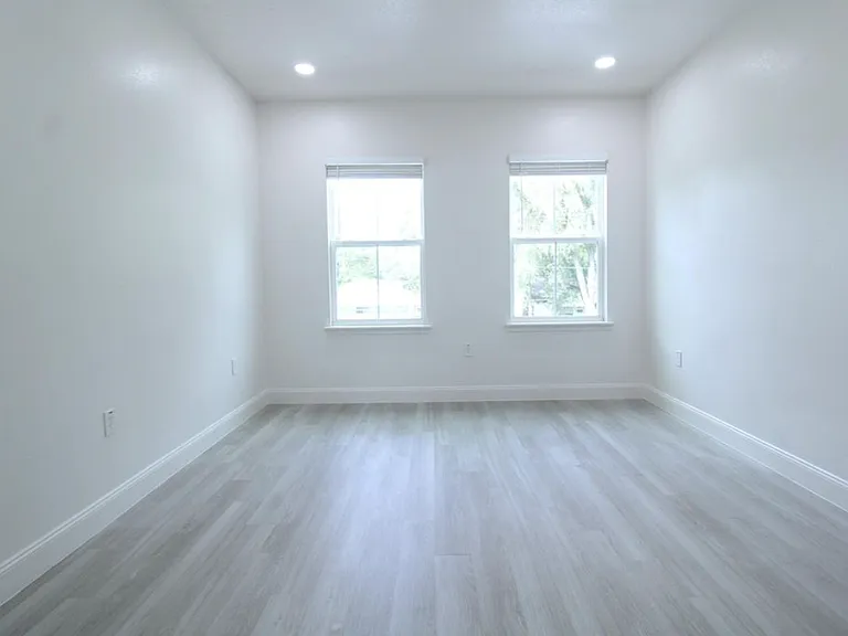 1320 Noble Pl — Photo 14