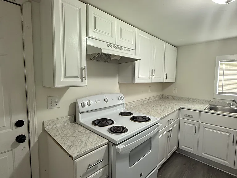 3729 Pine Ave SW — Photo 4