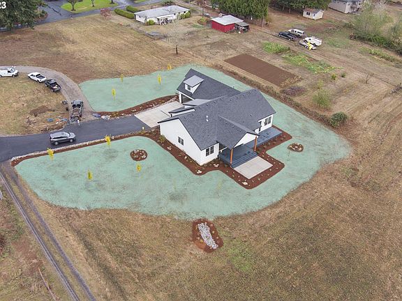 2nd image of 33220 SE Brooks Rd