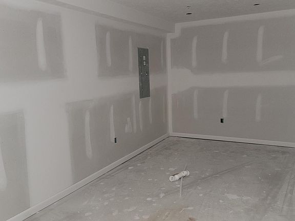 6E lower level