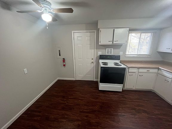 2nd image of 4669 Hilton Ave APT D