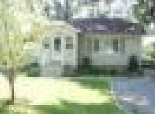 210 Paxton Rd, Eastlake, OH 44095