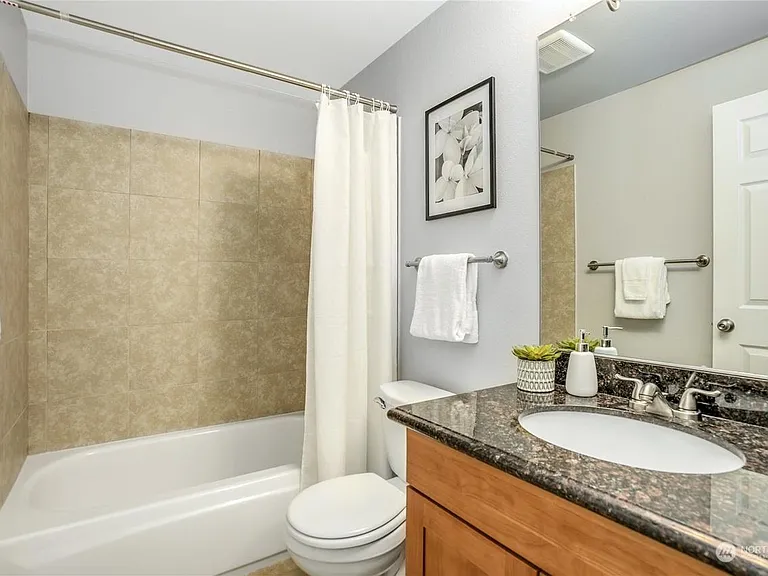 9905 NE 124th St #704 — Photo 13