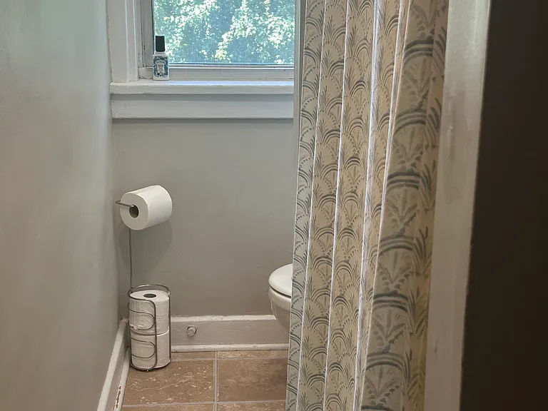 5846-5850 Burchfield Ave #5848 — Photo 4