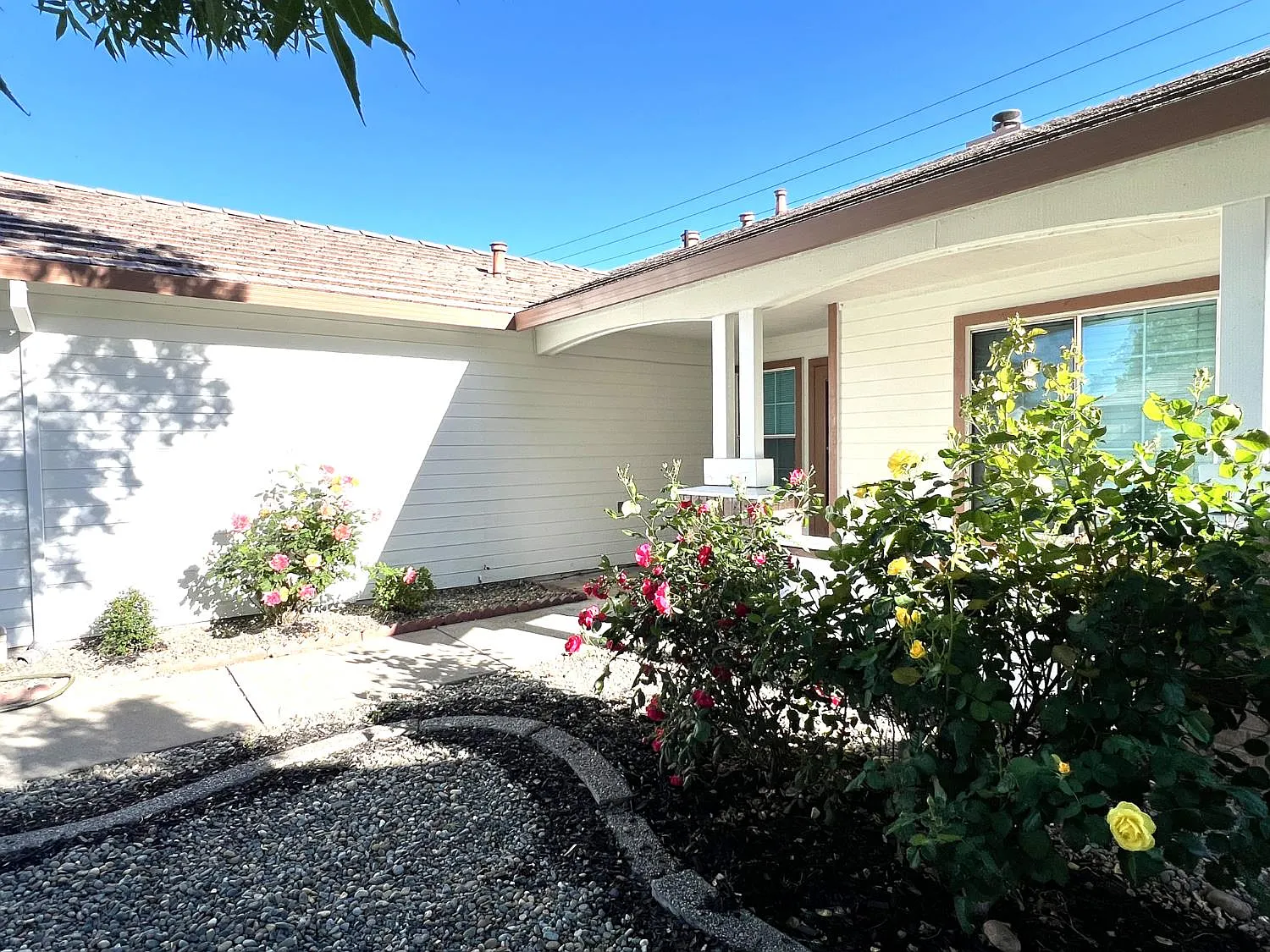 4 bed, 1621 sqft, $2,600 — Photo 3
