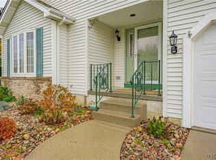 2400 Lake Mead Rd, Niagara Falls, NY 14304