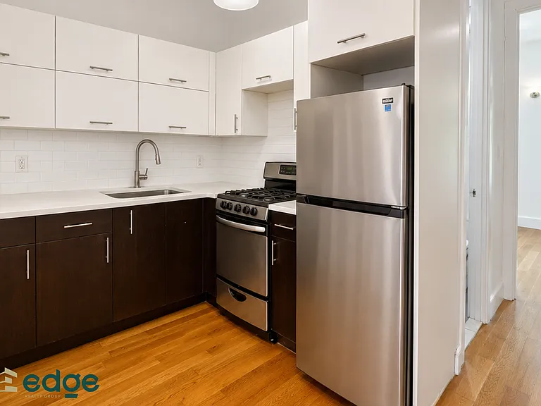 231 Jefferson St #2R — Photo 3