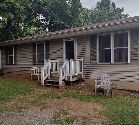 5th image of 410 Overland Ave