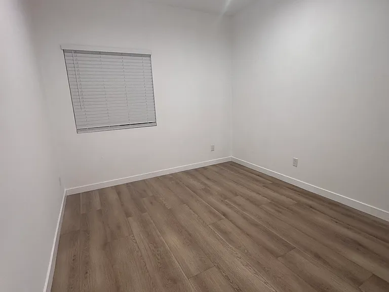 7634 Morella Ave — Photo 2