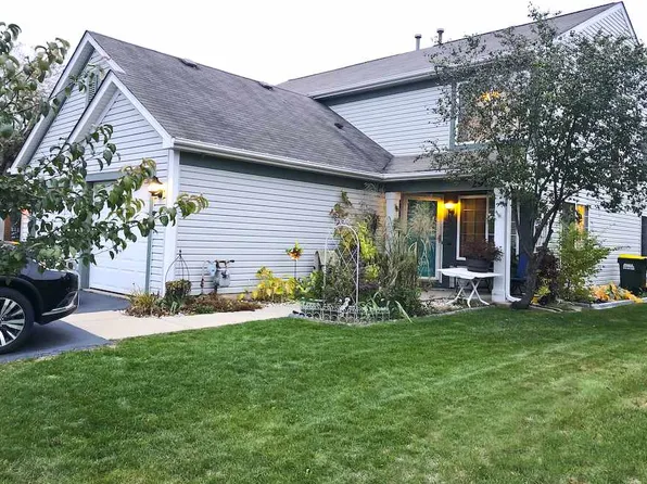 2977 Impressions Dr, Lake In The Hills, IL 60156