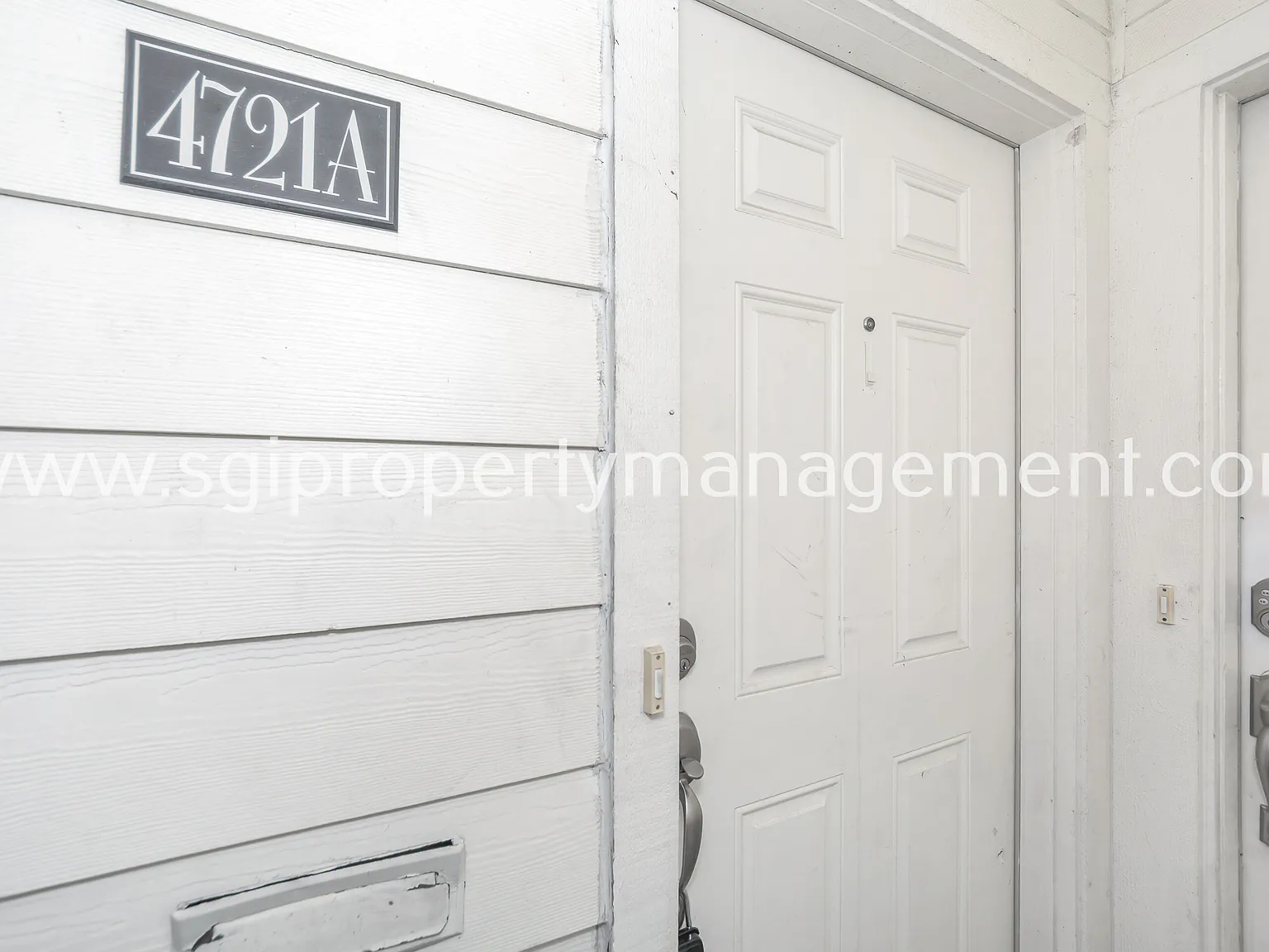 Beautifully Updated 2 Bed Ready For Immediate Occupancy! — Photo 4