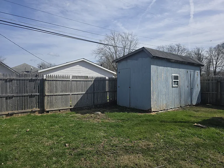 N Clay St — Photo 2