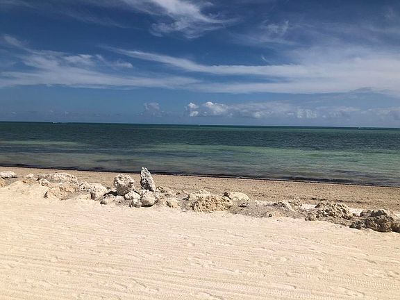4th image of 133 Coco Plum Dr #7