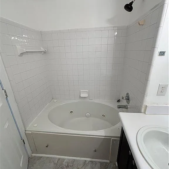 584 Windsor St SW — Photo 8