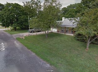 1198 S Maple St, East Peoria, IL