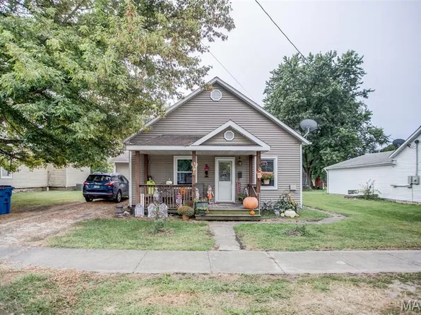 309 Pine St, Carrollton, IL 62016