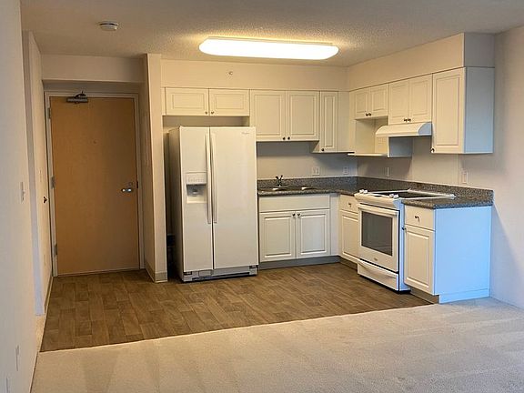 3rd image of 801 South St APT 925