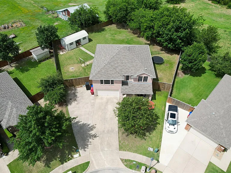 921 Zoe St — Photo 39