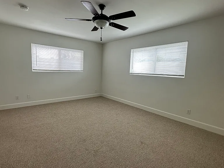 20428 Roslin Ave — Photo 25