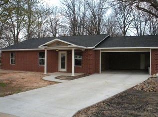 803 E Ave E, Hooks, TX 75561