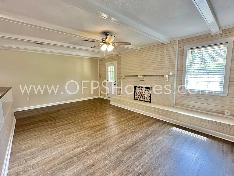 4490 Highway 87 N — Photo 11
