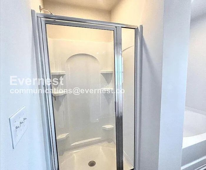 233 W Grover St — Photo 7