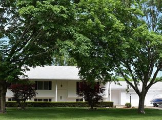 215 Shaker Rd, Enfield, CT 06082