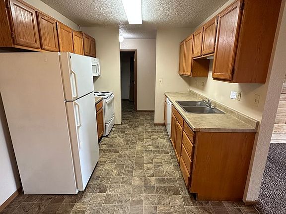 3rd image of 1415 14th Ave E #22