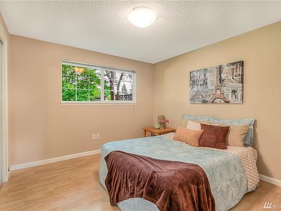 4th image of 6820 6th Ave SW