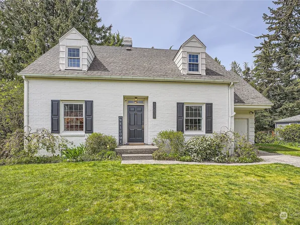 11631 Meridian Avenue N, Seattle, WA 98133