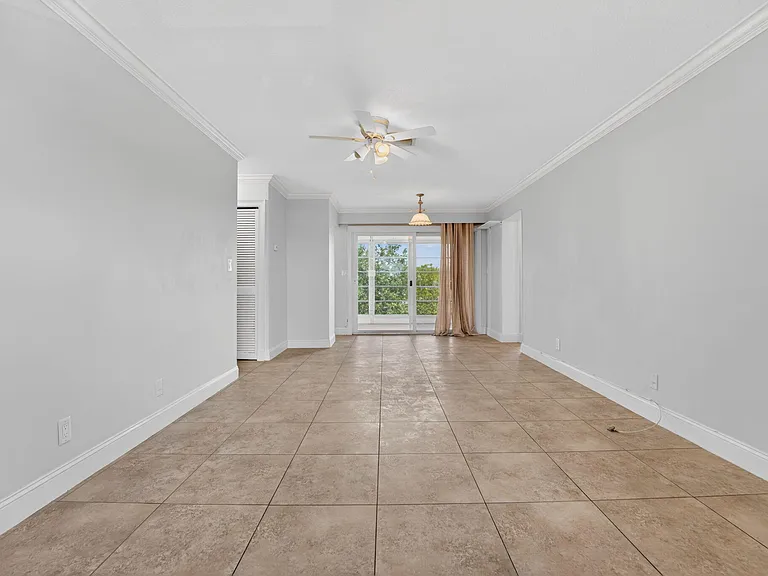941 Crystal Lake Dr #302 — Photo 7