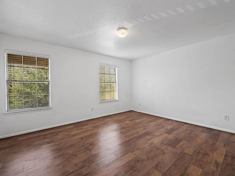 4614 Oak St — Photo 23