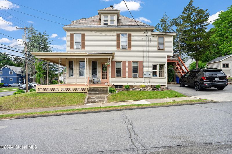 3rd image of 336 Mohawk Avenue