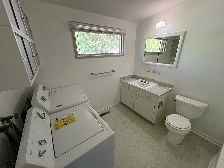 632 Eastborough Ln — Photo 23