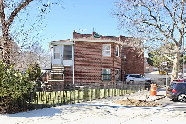 Sold by John A Maguire Real Estate LLC | media 10