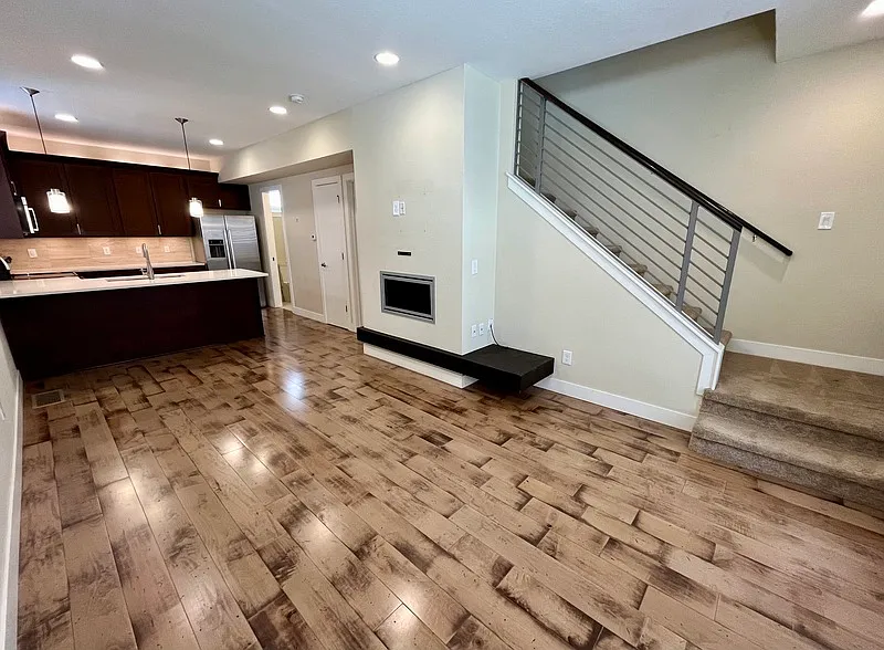 3 bed, 3.5 bath, 1900 sqft, $3,595 — Photo 3