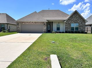 105 Cypress Park Ln, Belle Chasse, LA 70037