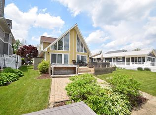 10272 S Channel Dr, Syracuse, IN 46567