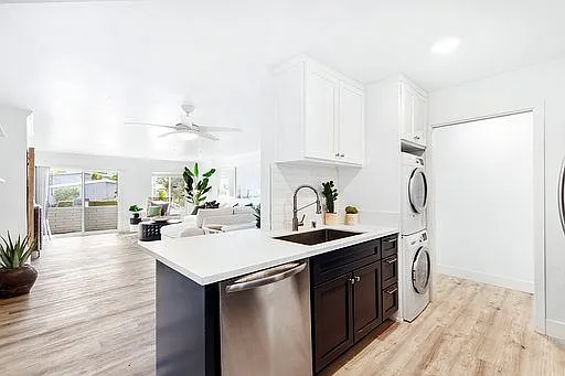 1606 Westcliff Dr. — Photo 14