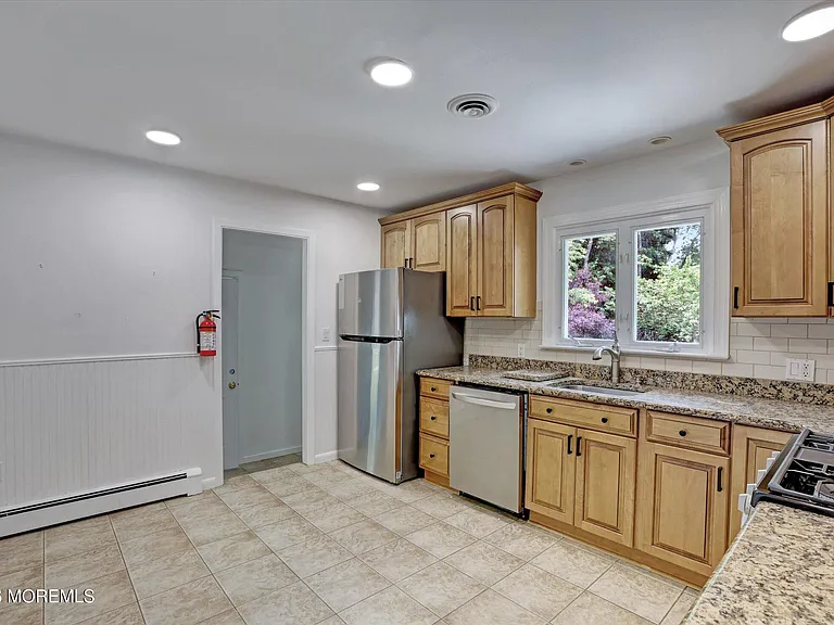 125 Beechwood Ave — Photo 18