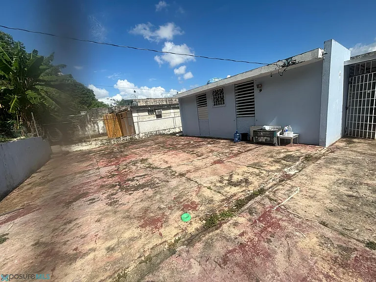 2 Calle 8 #G — Photo 11